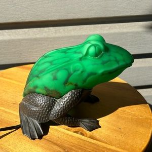 Vintage 1996 C. Sadek Brass And Green Glass Frog Accent Lamp Night Light Signed